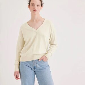 The Drop V-Neck Cream Sweater Size S